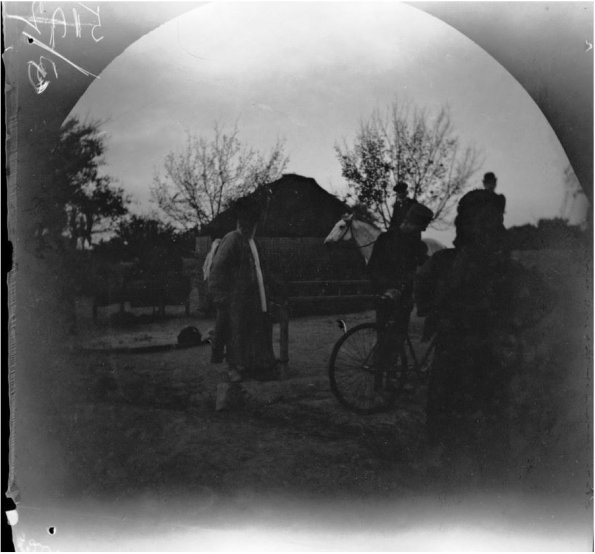 1891 Ашхабад  Окрестности   Генерал фон Шульц с дочерью и Томас Аллен с велосипедом