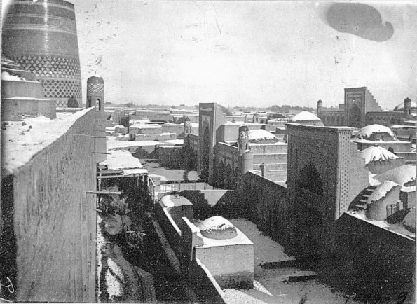 1910 Предпл Хива Вид со Стены Медресе Амин-Хана на Неизвестное Медресе