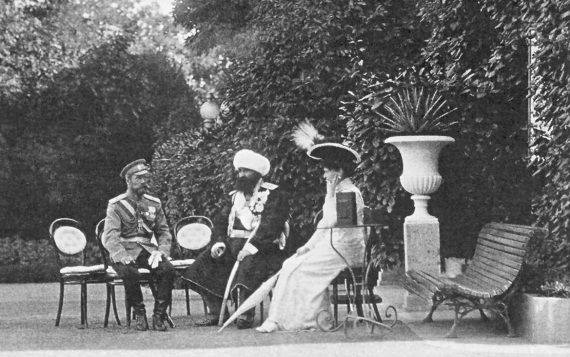 1910 Nikolay II and Seyid Alim-Khan