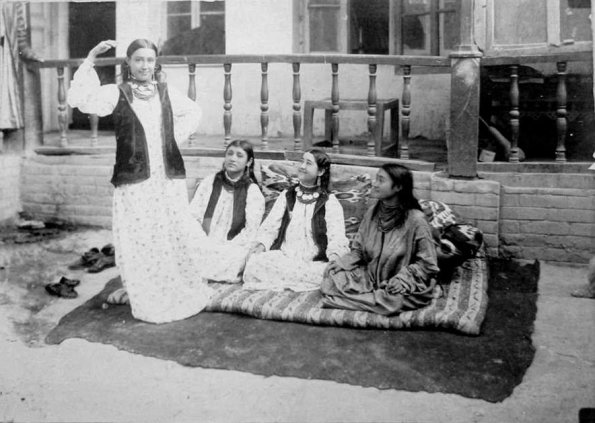 1910 Samarkand Girls, One Dancing
