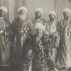 1912 Дагестанцы в Бухаре в Положении Сидя Би-Датхо Эмиссар Бухарской Миссии на Переговоры в Москву от Эмира Алим-Хана