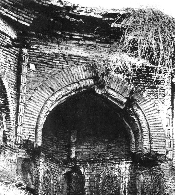 1915 Узген  Средний мавзолей (дата постройки 12 в.) – основатель династии Наср-ибн-Али 2