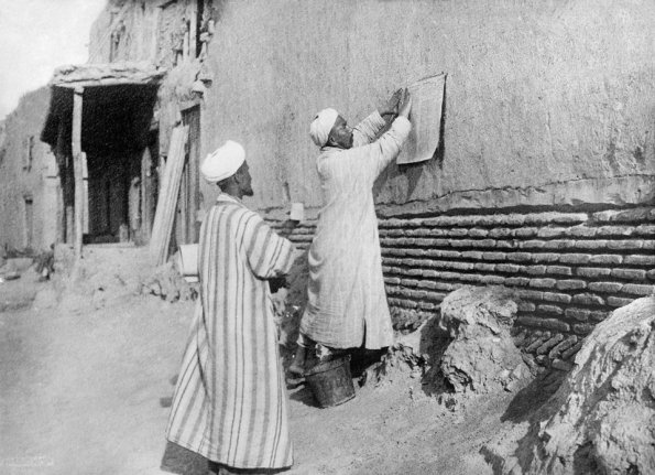1917 Бухара Предпл Расклеивание Плакатов Фото В Гирке