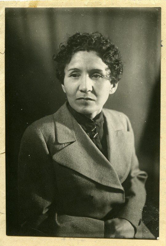 1944 Ташкент Айдын (Манзура) Сабирова -  первая узбекская советская писательница, поэтесса и драматург